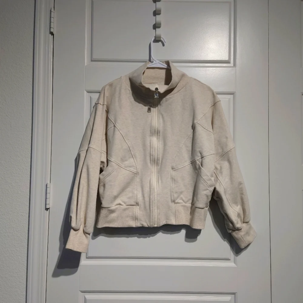 Varley Discontinued Cortland Jacket - Picture 7 of 11